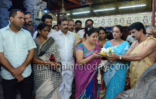 Bhavya campaigning for Congress in Mangalore